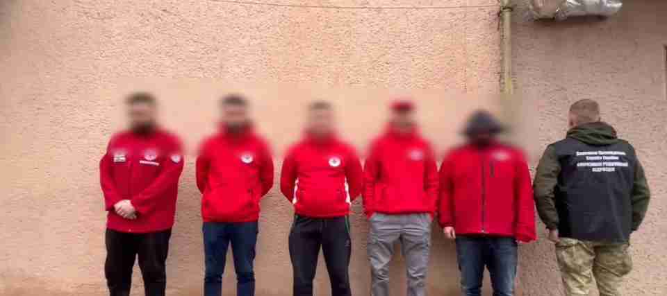 П'ятеро «представників Червоного Хреста» намагалися незаконно перетнути кордон на Закарпатті (ВІДЕО)