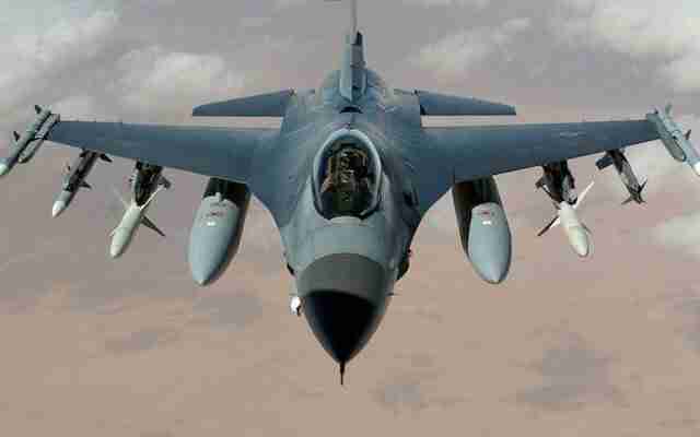 Під час масованого удару по Україні, Польща піднімала в небо винищувачі F-16
