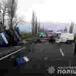 Під Миколаєвом автобус з тілами померлих від COVID-19 потрапив у ДТП: водій загинув