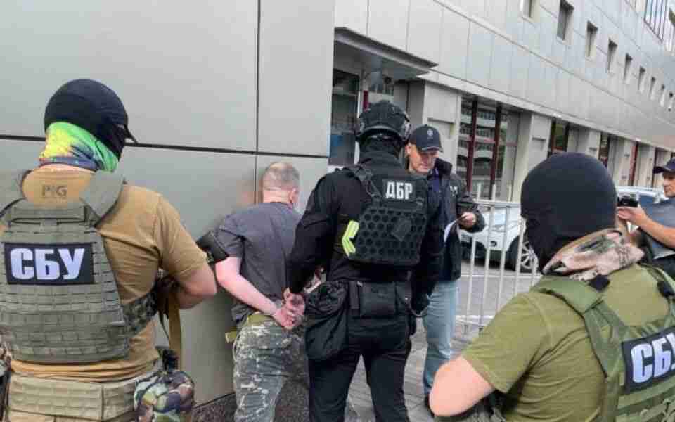 Підозра в держзраді: затримано ексначальника управління СБУ в Криму (фото)