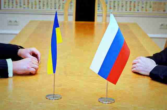 Підпікає: у Москві заявили, що не проти переговорів з Україною