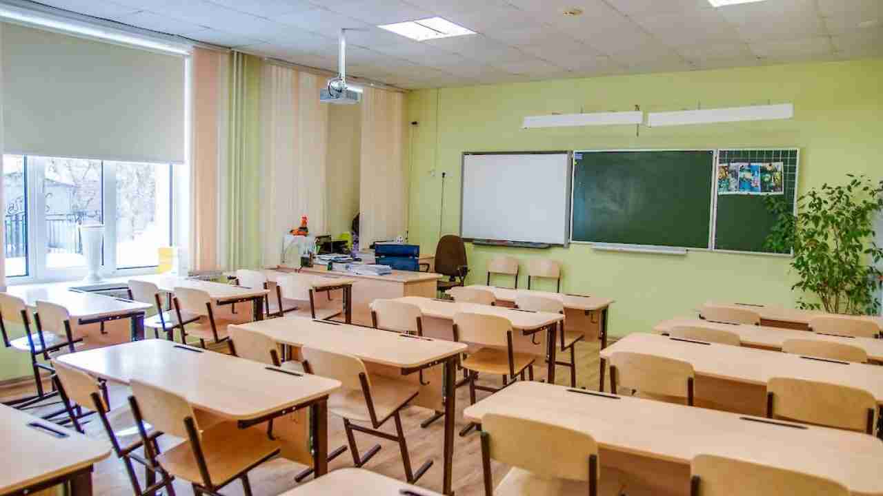 Підприємець «заробив» 14,8 млн грн на будівництві школи у селі на Прикарпатті