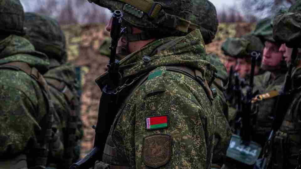 Підрозділи збройних сил Білорусі приводять до вищих ступенів бойової готовності - Генштаб