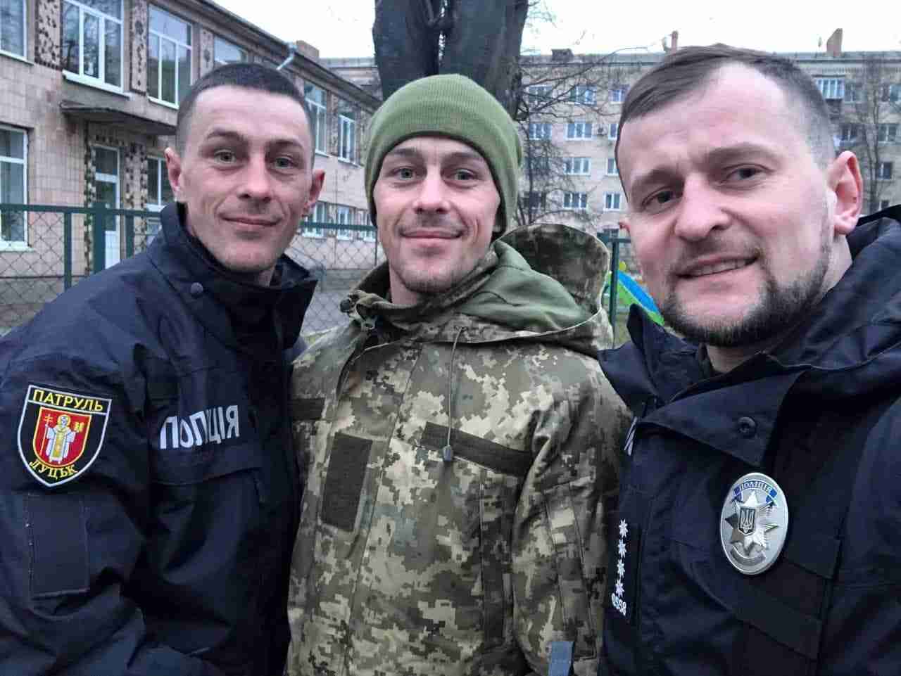 Після 11 місяців російського полону повернувся додому рідний брат керівника патрульної поліції Рівненщини (ФОТО, ВІДЕО)
