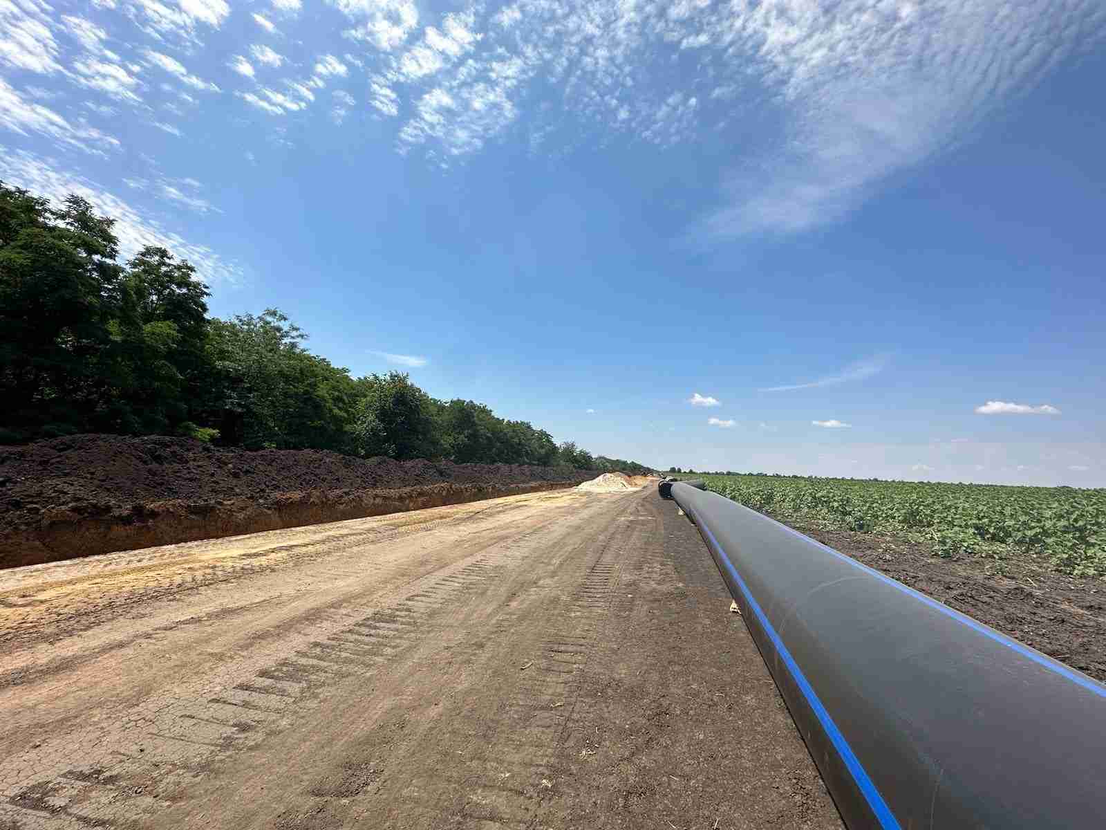 Після підриву Каховської ГЕС Україна з нуля розпочала будувати новий водогін завдовжки 150 км (ФОТО)
