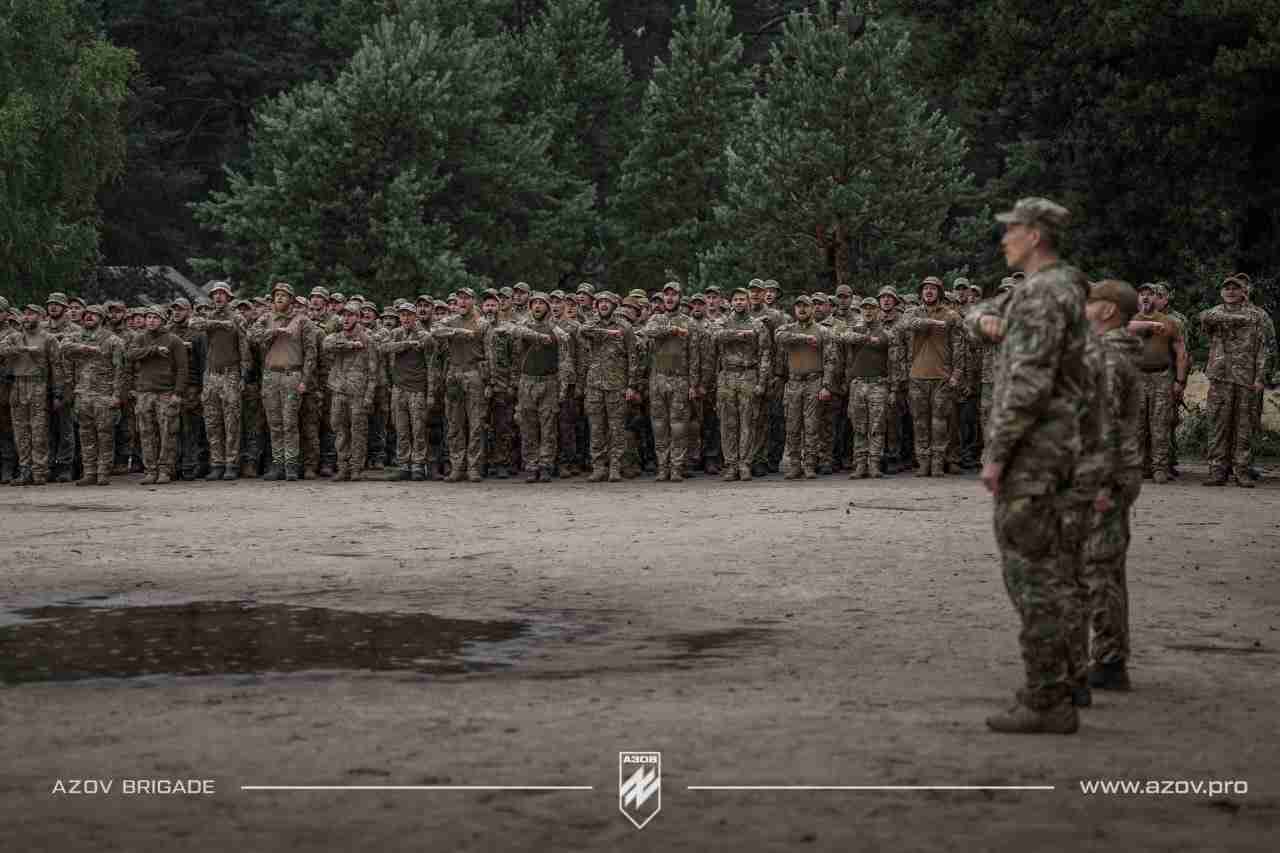 Після російського полону, командир бригади «Азов» Прокопенко повертається на службу (ФОТО)