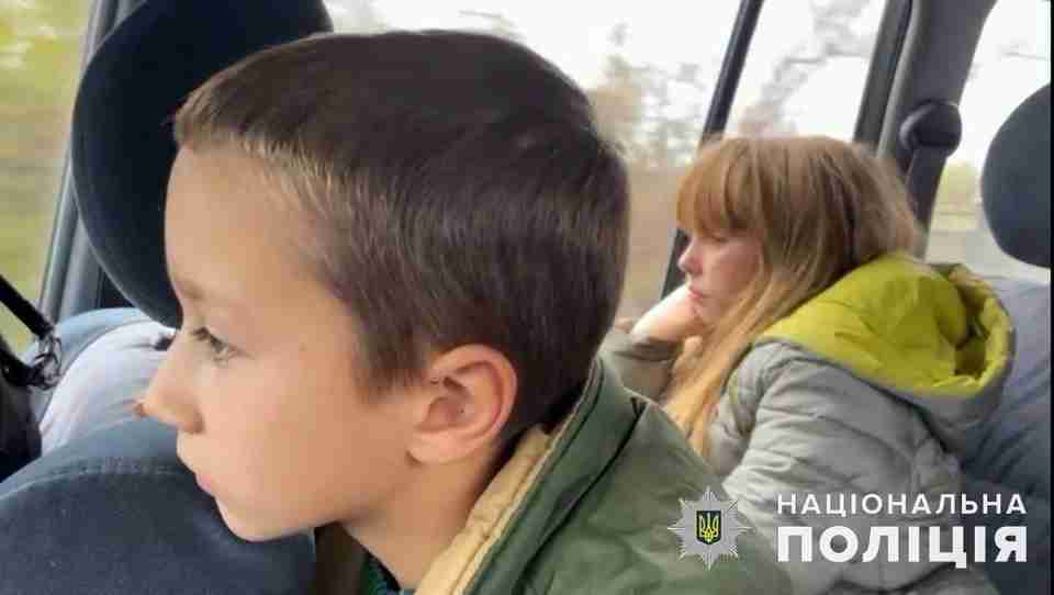 Поліцейські Лимана  врятували двох дітей, які осиротіли через російську агресію (ФОТО,ВІДЕО)