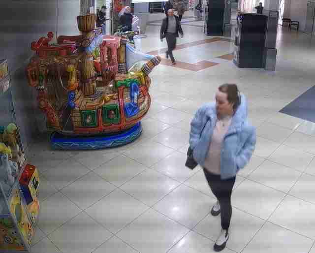 Поліція розшукує групу осіб, які скоїли зухвалий злочин у торговельно-розважальному центрі Тернополя