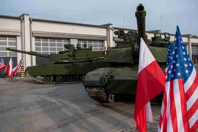 Польща формує біля кордонів білорусі нову дивизію, оснащену  найсучаснішою технікою (ФОТО)