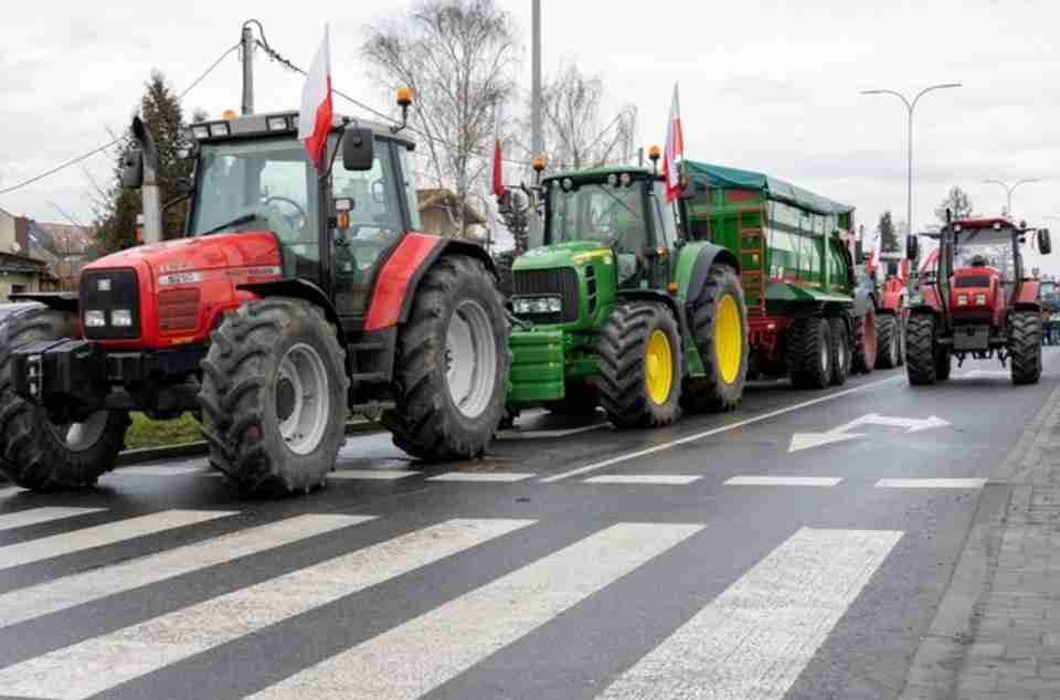 Польські фермери припиняють блокаду кордону з рф до Великодня