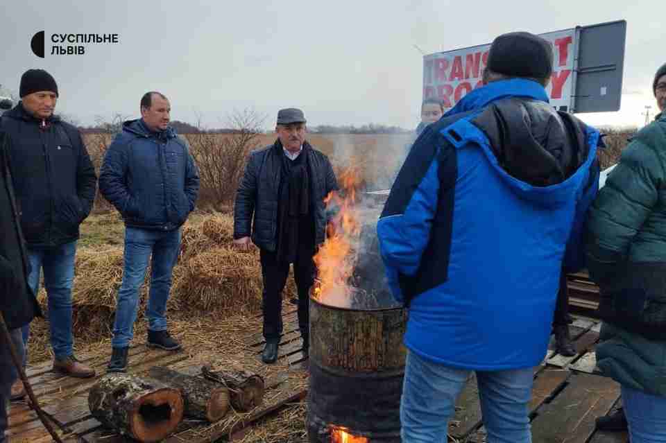 Польські фермери відновили блокаду на пункті пропуску «Шегині-Медика»: що відомо (ВІДЕО, ФОТО)