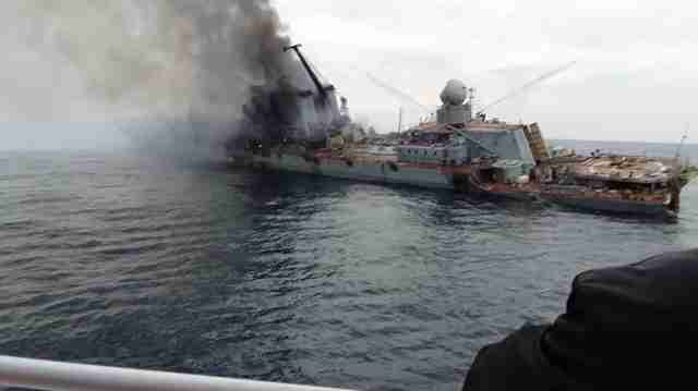 «Поранених утопили разом із крейсером»: батько загиблого на крейсері «Москва» моряка звинуватив владу РФ у вбивстві