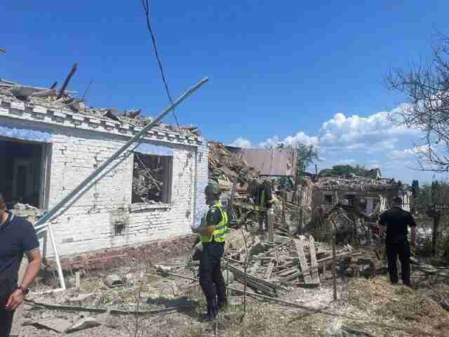 Пошкоджено кілька десятків будинків та постраждали діти: наслідки атаки по Київщині (ФОТО)