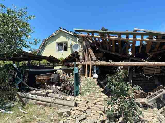 Пошкоджено кілька десятків будинків та постраждали діти: наслідки атаки по Київщині (ФОТО)