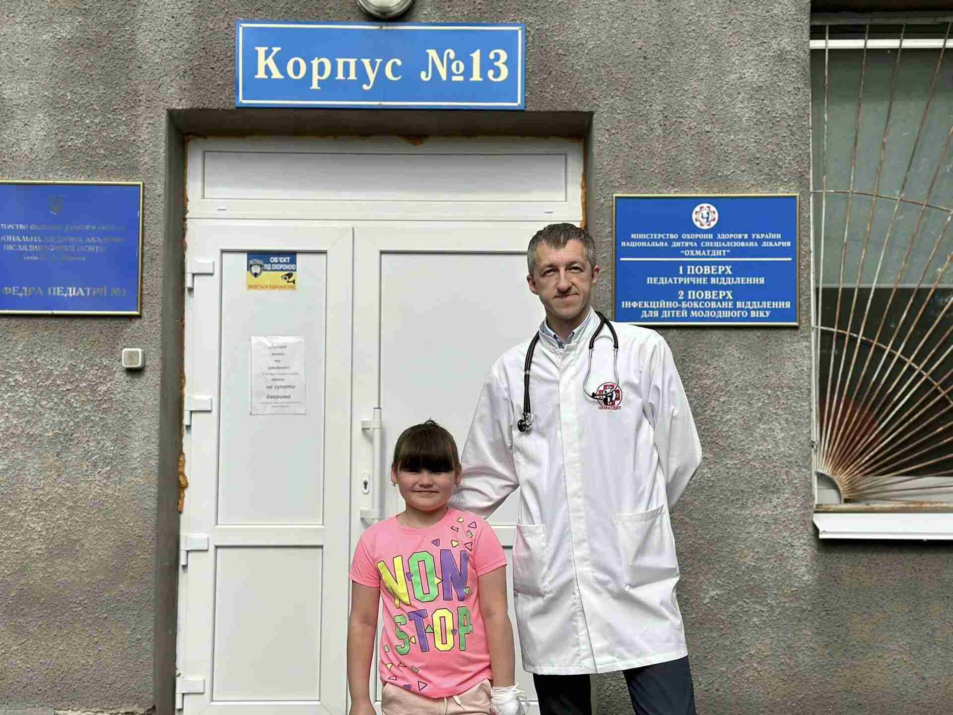 Постійно кашляла та задихалась: львівські лікарі дістали ложку з бронхів дитини (ФОТО)