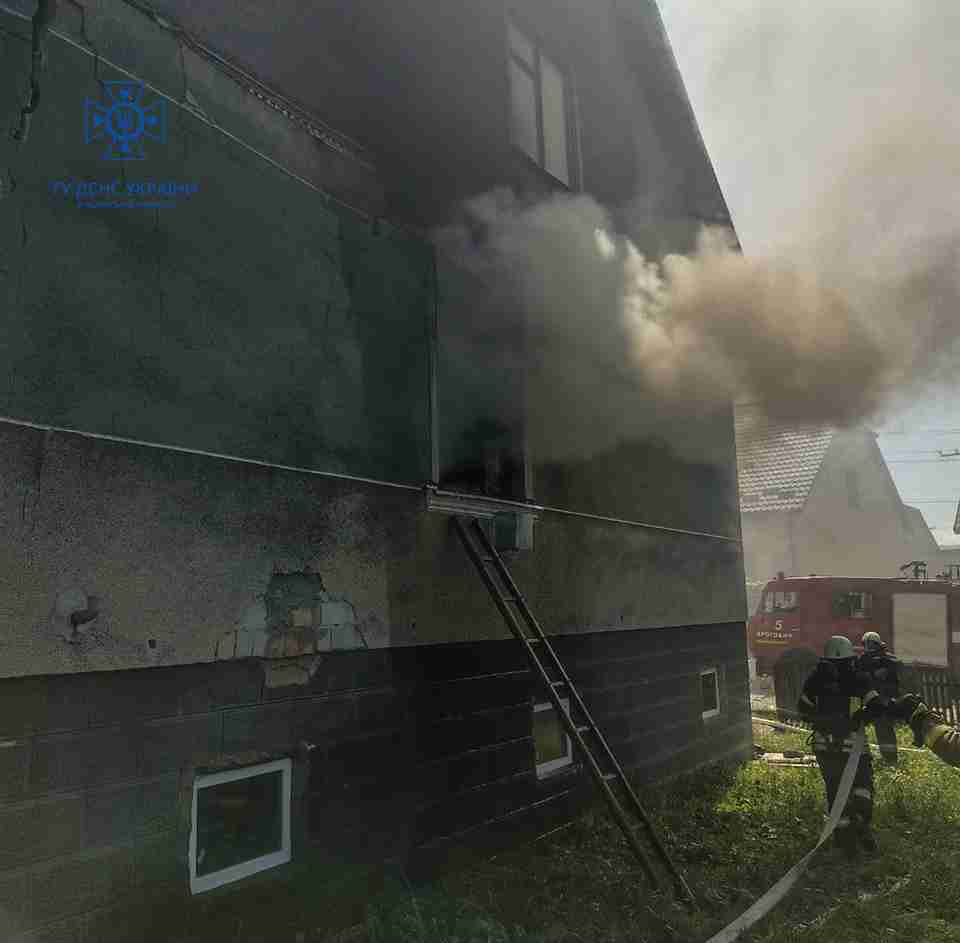 Потужний вибух стався в житловому будинку на Львівщині (ФОТО)
