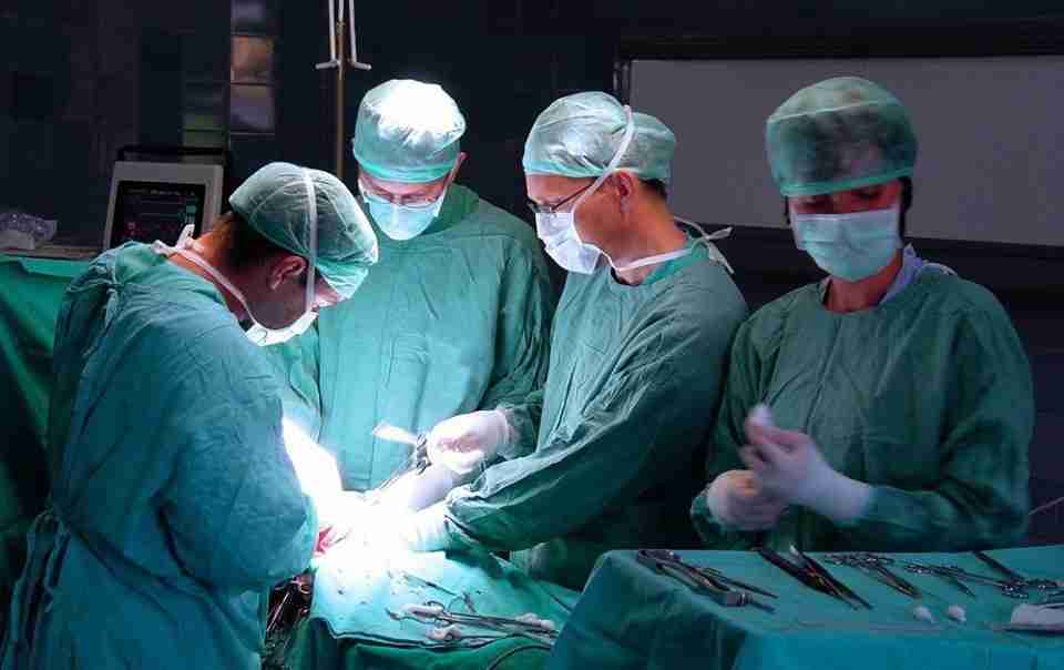 Повернемо українцям обличчя: пластичні хірурги зі США надаватимуть українцям безкоштовну медичну допомогу