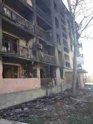 Пожежі після обстрілів: на Луганщині загарбники продовжують руйнувати міста і села (ФОТО)