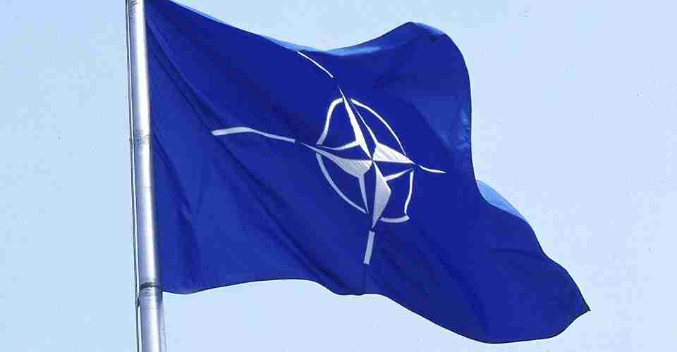 Представник НАТО закликав цивільне населення на Заході готуватися до війни з росією