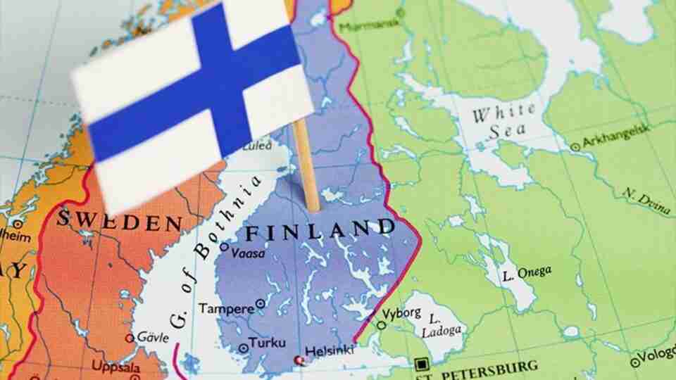 Президент Фінляндії розповів, як повідомив Путіну про подання заявки до НАТО