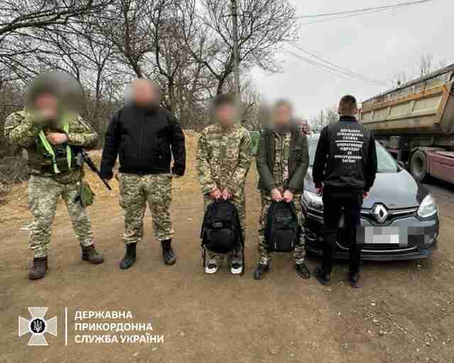 Прикинулися військовими: прикордонники впіймали ухилянтів, які намагалися втекти до Молдови
