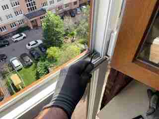 Регулювання пластикових вікон - Як відрегулювати вікно, щоб з нього не дуло?