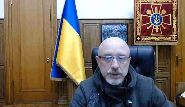 Резніков закликає закрити небо над Україною