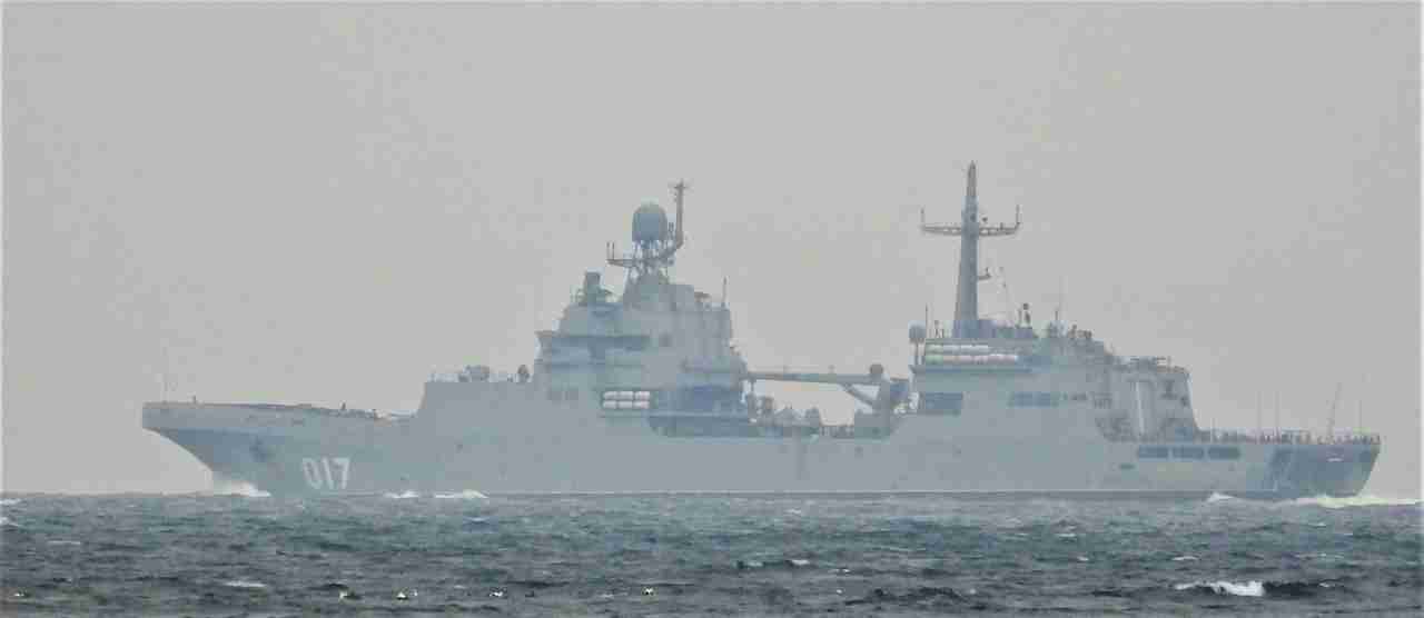 рф готує ракетну атаку чи морський десант: у Чорне море вийшов найбільший десантний корабель і підводні човни