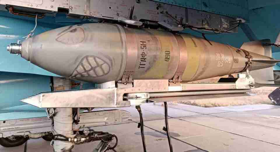 росія почала виготовляти «розумні» бомби і бити ними: деталі