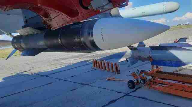 росія почала застосовувати проти України далекодіючі керовані ракети Р-37М (ФОТО)