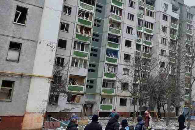 Росія вдарила ракетами по житловому масиву у Чернігові