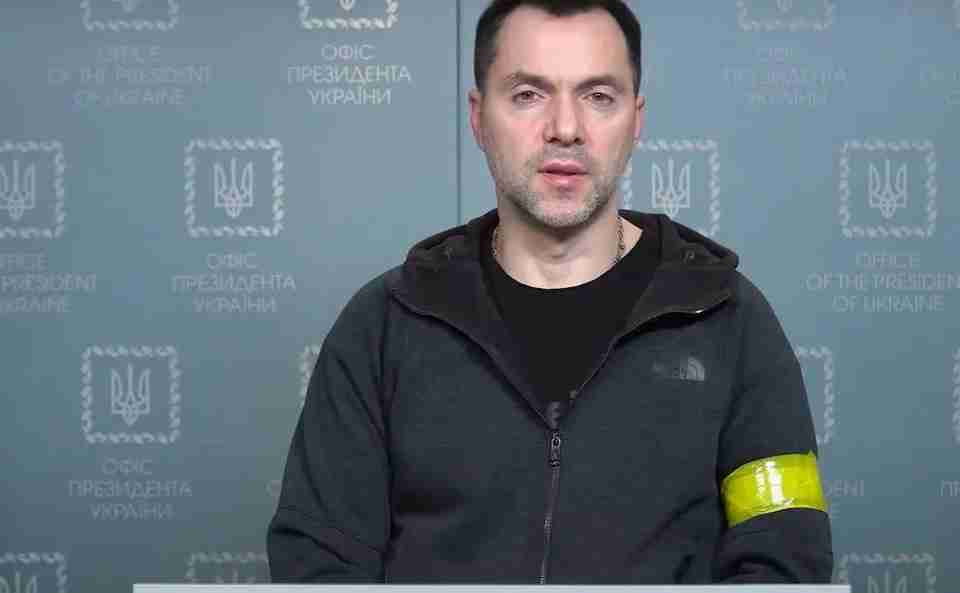Росіяни не знищили жодної партії західного озброєння, що поставляється в Україну - Арестович