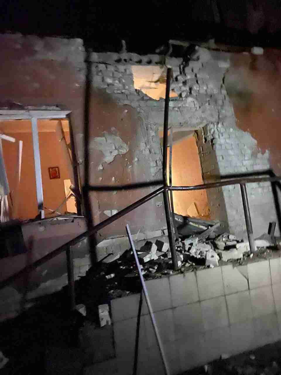 росіяни обстріляли лікарню в Херсоні: вдарили по пологовому відділенню (ФОТО)