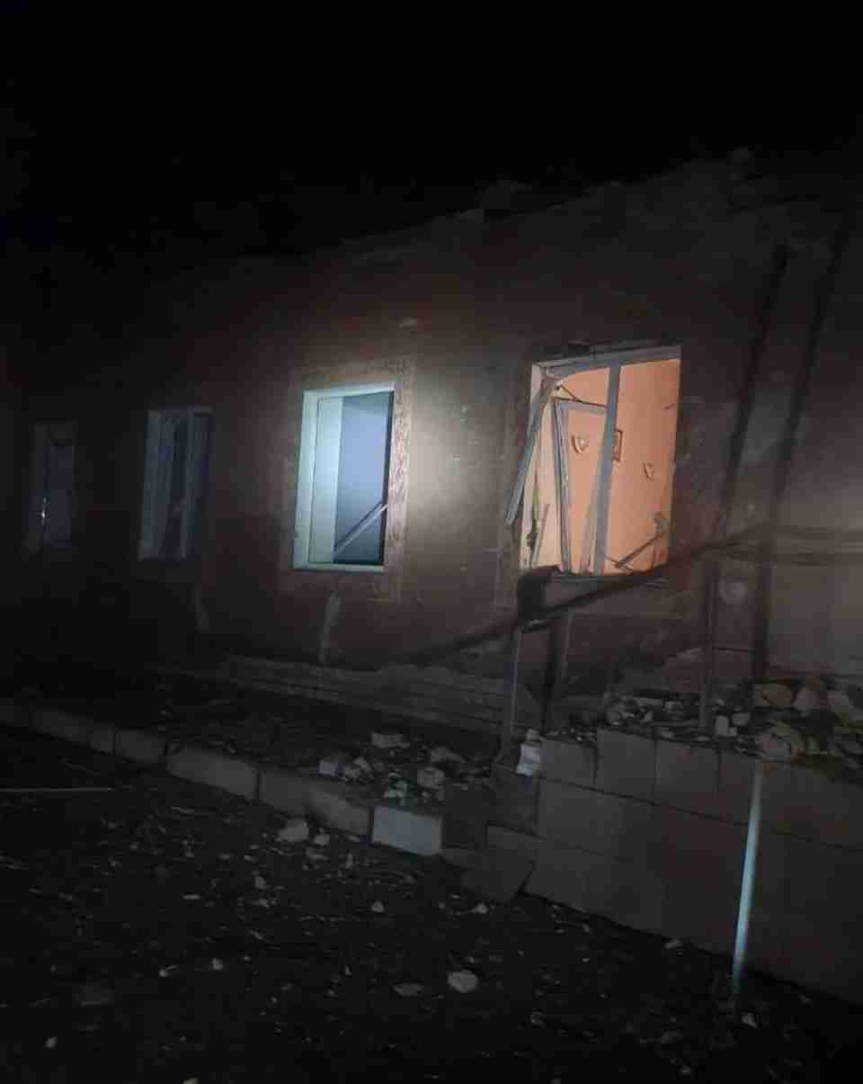 росіяни обстріляли лікарню в Херсоні: вдарили по пологовому відділенню (ФОТО)