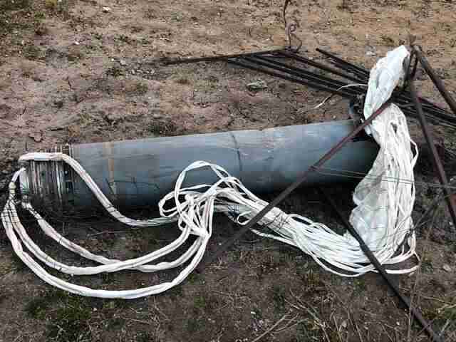 Росіяни парашутом спустили снаряди на Київ