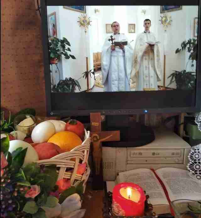 Росіяни погрожують обстріляти українські церкви: вірян закликають брати участь в онлайн Літургіях