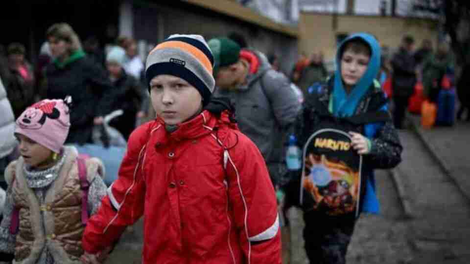 Росіяни викрадають українських дітей, щоб знищити наступне покоління українців, - посол Британії