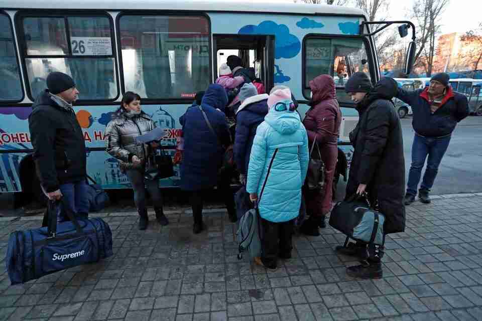 Російські окупанти відкрили вогонь по людях під час евакуації на Київщині: загинув правоохоронець