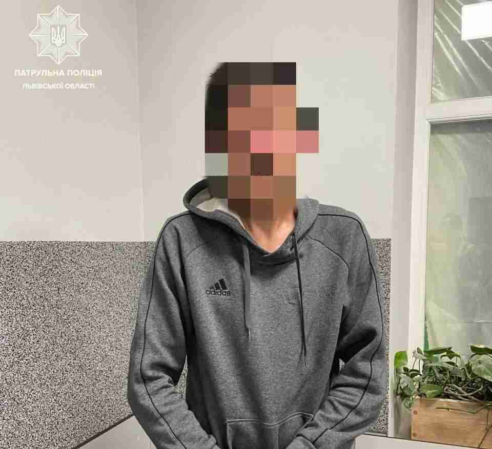Розбудили у під'їзді: у Львові виявили чоловіка, якого розшукували на Донеччині