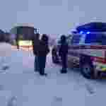 Рятувальники Львівщини відбуксирували пасажирські автобуси, які застрягли через негоду