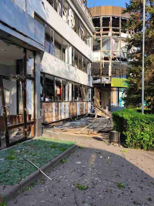 Щонайменше 25 постраждалих: наслідки авіаракетного удару рф по Донеччині (ВІДЕО)