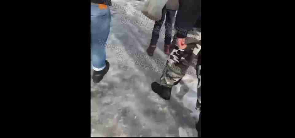 Шукають і інших жертв нападу: в поліції Івано-Франківська відреагували на відео побиття літніх людей (ВІДЕО 18+)