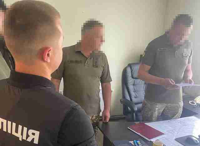 Силовики затримали посадовців ТЦК у Волинській та Чернівецькій областях (ФОТО)