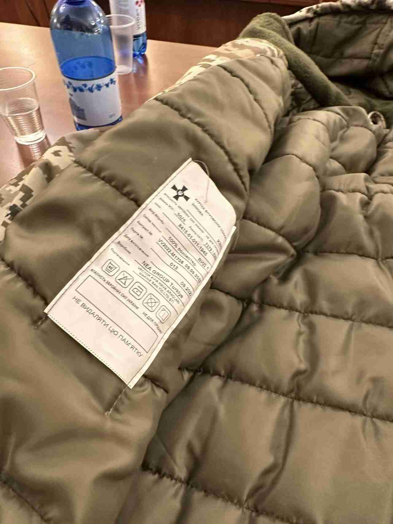 Скандал не вщухає: нові деталі про закупівлі курток для ЗСУ (ФОТО)