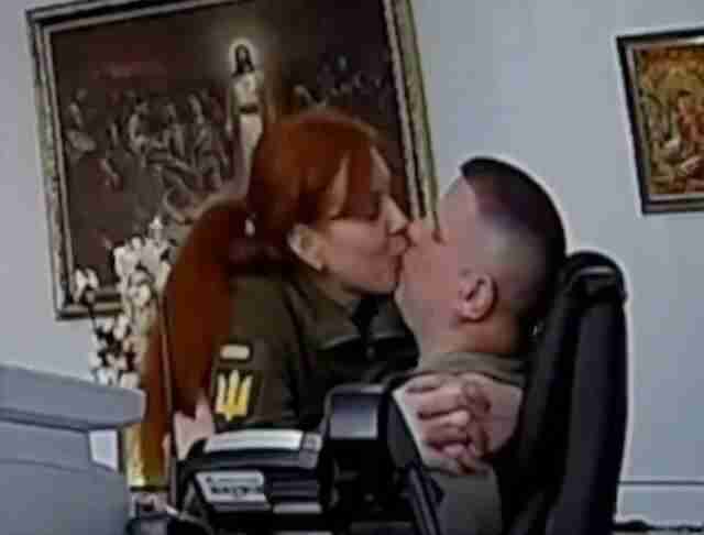 Скандал з поцілунками: відоме рішення командування для очільника Рівненського ТЦК та СП (ВІДЕО, ФОТО)