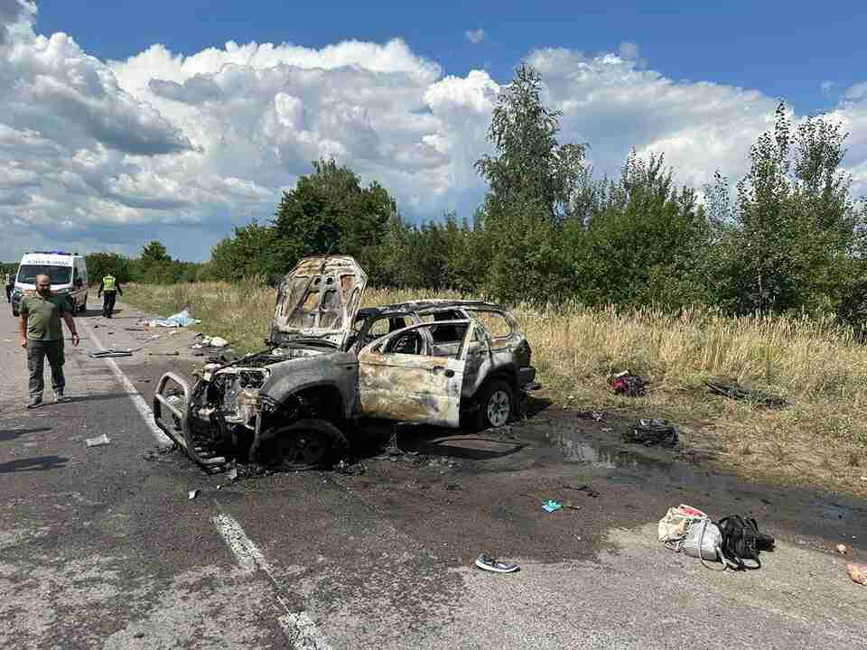 Смертельна ДТП сталася на трасі «Київ-Ковель-Ягодин»: автомобіль перекинувся і загорівся (ФОТО 18+)