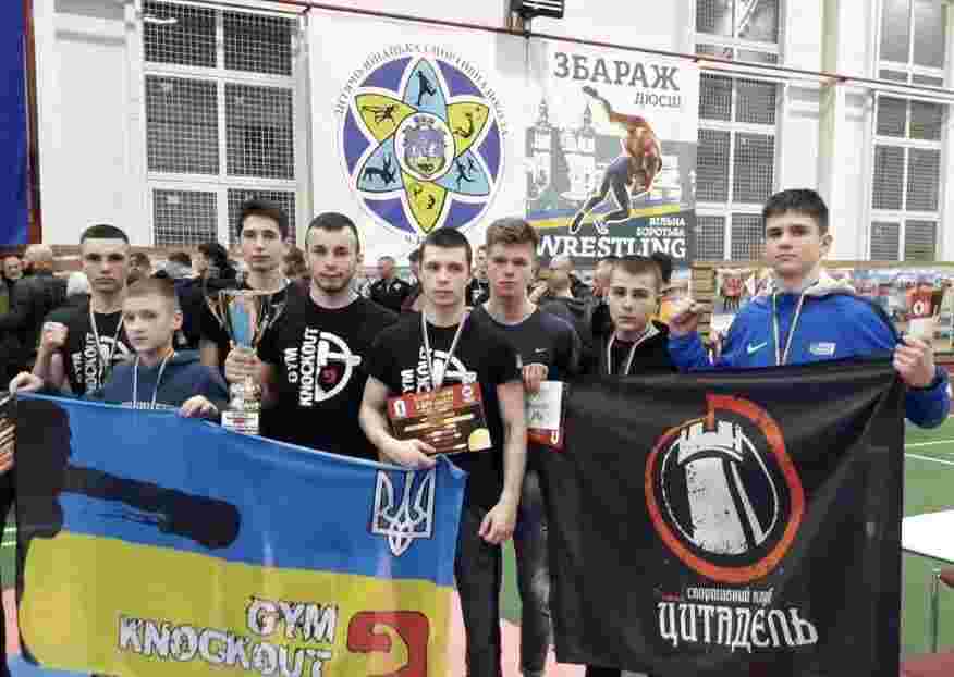 Спортсмени з Пустомитівщини здобули перемоги з кікбоксингу та фрі-файту