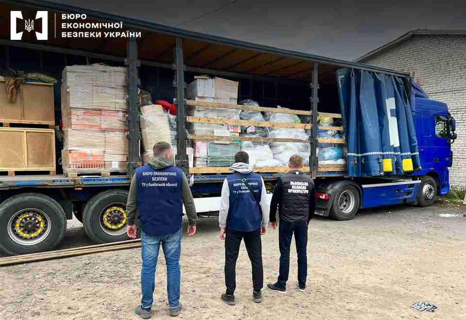 Стала відома подальша доля 200 тонн «нічийної» гуманітарної допомоги, яку виявили на прихованих складах у Львівській області