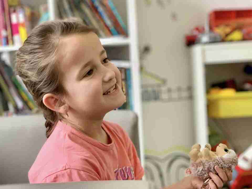 Страждала від нудоти та блювання: львівські хірурги прооперували 8-річну дівчинку, яка майже не могла їсти (ФОТО)