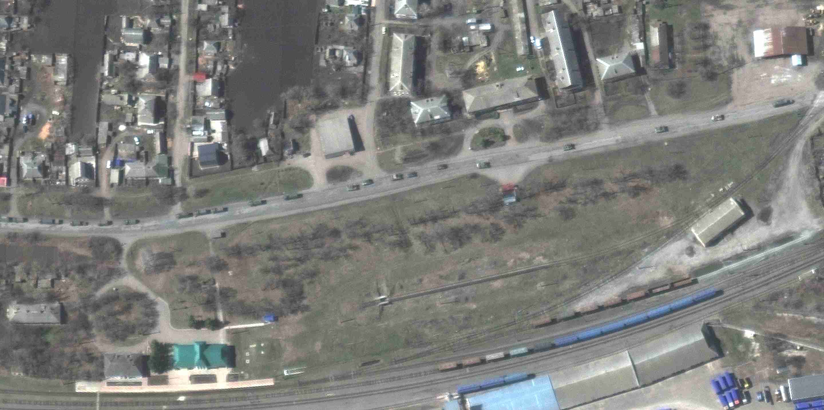 Супутникові знімки виявили велику російську колону на Харківщині